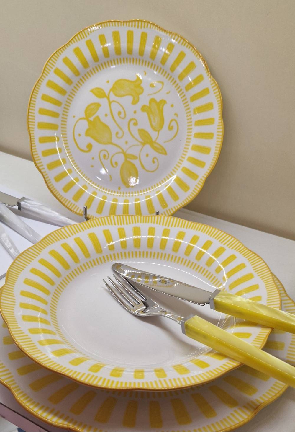 ardeco_assiettesjaunes_bastide